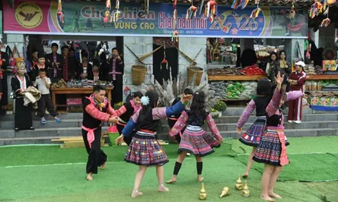 Tháng 4 trải nghiệm "Sắc màu văn hoá các dân tộc Việt Nam"