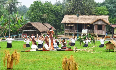 Tái hiện Lễ mừng lúa mới của đồng bào Chu Ru