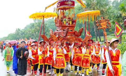 Phú Thọ: Rước kiệu về Đền Hùng, dâng cúng lễ vật lên Tổ Tiên - Đạo lý “Uống nước nhớ nguồn”