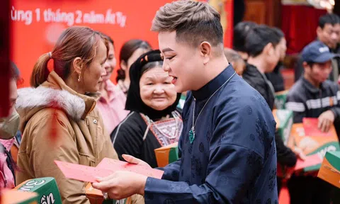 Nghệ nhân ưu tú Đặng Ngọc Anh “giữ lửa” di sản tín ngưỡng thờ Mẫu và hành trình thiện nguyện