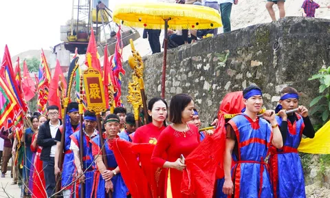 Lễ rước nước tại Lễ hội đền Vua Mai - Nếp sinh hoạt truyền thống của văn hoá xứ Nghệ