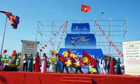 Quảng Ngãi: Ngày Thơ Việt Nam với chủ đề “Trước biển lớn”