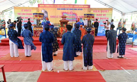 Quảng Ngãi: Lễ khao lề thế lính Hoàng Sa ở Lý Sơn - Tri ân những hùng binh năm xưa