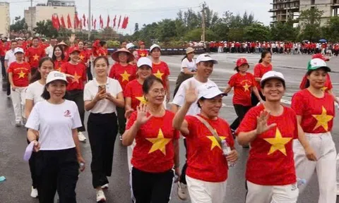Hơn 1,7 triệu người đi bộ ‘Cùng Việt Nam tiến bước’