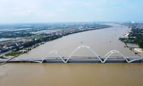 Dự án thành phần 2 - Cầu Nhật Lệ 3 và đường hai đầu cầu trước ngày thông xe là cầu vòm thép cao nhất tỉnh Quảng Trị