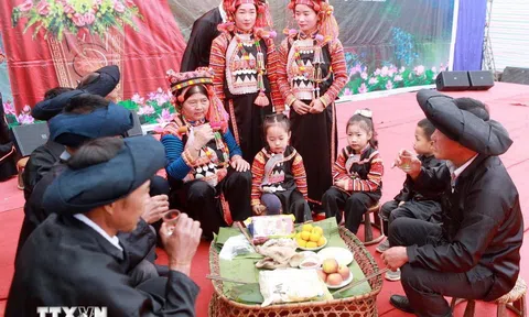 Dự Tết cổ truyền của người Hà Nhì nơi đầu nguồn Sông Đà (Tuỳ bút)