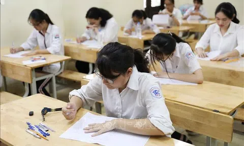 Góc nhìn văn hoá: Nên bỏ thi lớp 10, nhưng làm sao tránh “chạy điểm”?