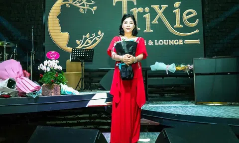 Đinh Phương Anh nhìn lại 15 năm sáng tác trong đêm nhạc đầu tiên