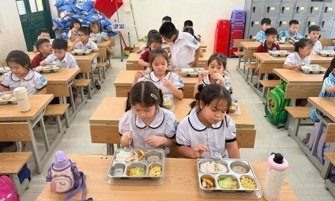 Góc nhìn văn hoá: "Bữa ăn bán trú" Hà Nội - Đừng để phụ huynh phải lên tiếng mới có hậu kiểm