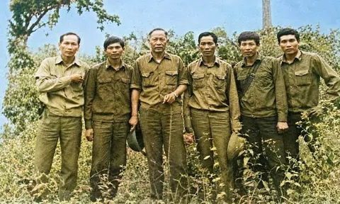 Dấu ấn cuộc đời : Thượng tướng Lê Ngọc Hiền đi thị sát chốt Ba Biên (Phần 17)