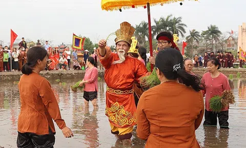 Phú Thọ: Lễ hội “Vua Hùng dạy dân cấy lúa”