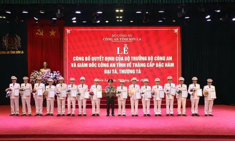 Công an tỉnh Sơn La công bố quyết định thăng cấp bậc hàm Đại tá, Thượng tá