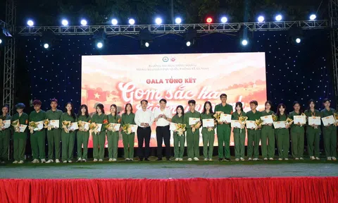 Gần 2.000 sinh viên Học viện Tài chính khép lại mùa học quân sự nhiều trải nghiệm tại Đất Tổ