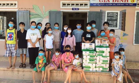 Vinamilk và Quỹ sữa vươn cao Việt Nam: Trao 8.400 hộp sữa và nhiều quà tặng cho trẻ em đang cách ly do dịch bệnh tại Điện Biên