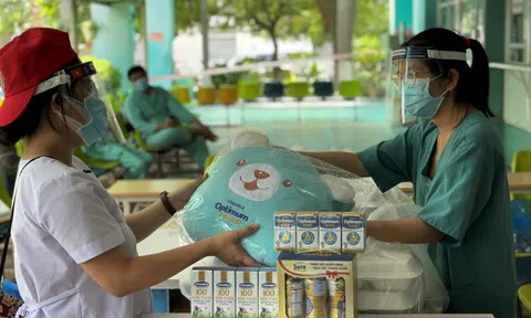 Món quà sức khỏe Vinamilk gửi đến Bệnh viện Trưng Vương TP.HCM