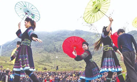 Chợ tình Khâu Vai