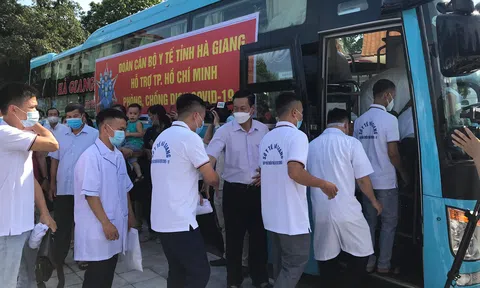42 y, bác sĩ Hà Giang lên đường hỗ trợ TP HCM chống dịch Covid-19
