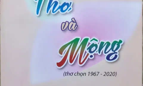 “Vóc dáng” Chử Văn Long trong tập thơ mỏng