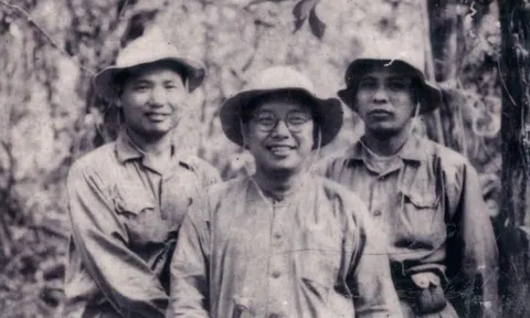 Người chính ủy mẫu mực