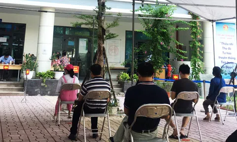 Tôi đi tiêm vắc xin