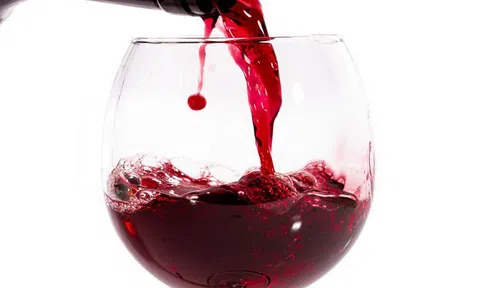 Vang và sâm banh là "anh em ruột"