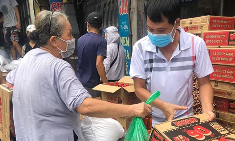 Cả nhà tham gia phòng chống dịch covid-19