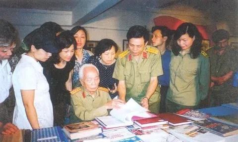 Dấu ấn của Đại tướng Võ Nguyên Giáp với Thư viện Quân đội