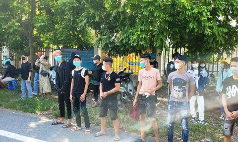 Vĩnh Phúc: Công an Tam Đảo bắt giữ nhóm 22 đối tượng tụ tập lạng lách, đánh võng