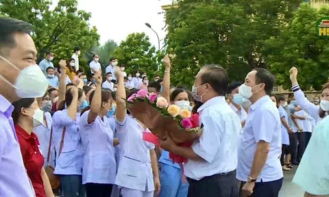 Hưng Yên: 500 cán bộ, nhân viên y tế lên đường hỗ trợ TP Hà Nội phòng, chống dịch Covid-19