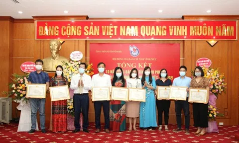 Vĩnh Phúc: Trao Giải thưởng năm 2021, phát động Giải báo chí năm 2022