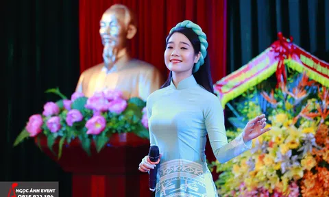 Nữ học viên Thanh nhạc làm tròn “hai vai”