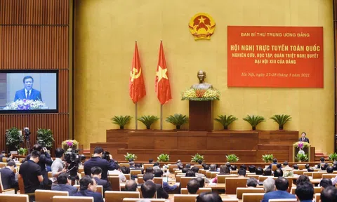 Ý chí tự lực, tự cường và khát vọng phát triển đất nước phồn vinh, hạnh phúc trong tư tưởng, đạo đức, phong cách Hồ Chí Minh