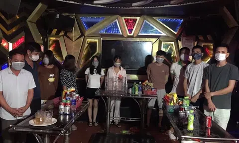 Vĩnh Phúc: Tam Đảo xử lý 2 quán karaoke vi phạm phòng chống dịch Covid-19