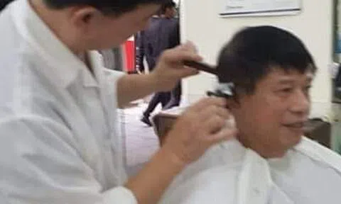 Chuyện ở cửa hàng cắt tóc