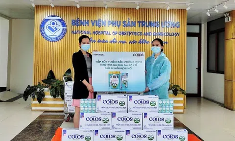 Vinamilk trao tặng 50.000 sản phẩm Vinamilk ColosGold cho con em cán bộ y bác sĩ tuyến đầu