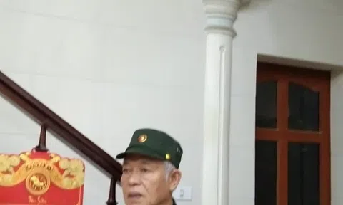 Tiếng hô vang từ phía cổng trời