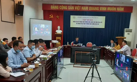 Kỹ năng tìm, viết và công bố sự thật trong báo chí