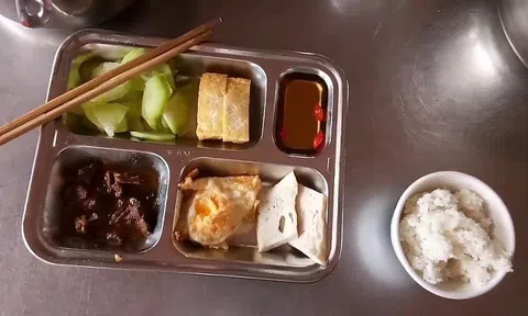 Cá khô ngọ nguậy