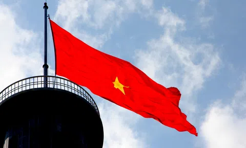 Bên cột cờ  Lũng Cú