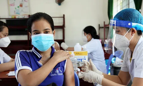 Kiên Giang: 12.888 học sinh lớp 12 được tiêm  vaccine phòng Covid -19