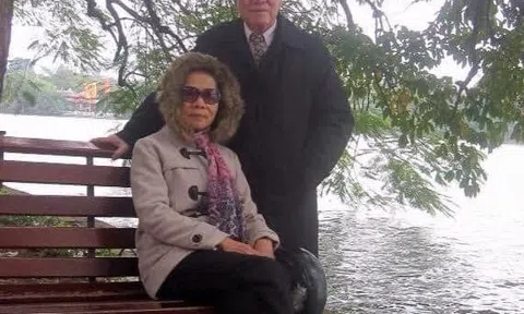 Ông lão và bà lão nghe “Nắng thúy tinh”