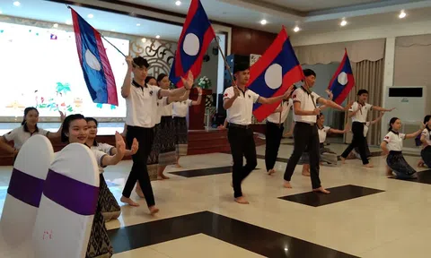 Bộ đội Lê Tích – Bun Chăn – Giúp nước Lào kháng chiến