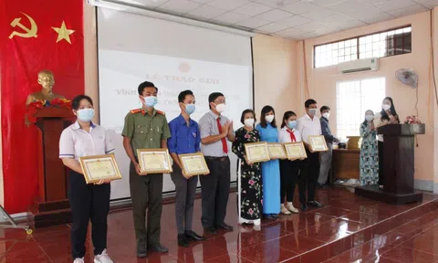 Kiên Giang: Trao giải Cuộc thi Vĩnh Thuận - Tình người nơi tuyến đầu phòng, chống dịch Covid-19