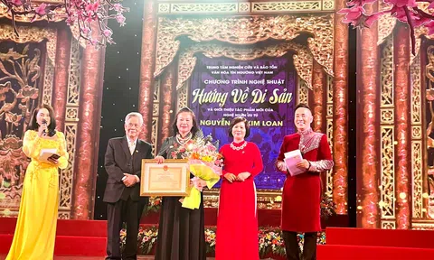 Hướng về di sản