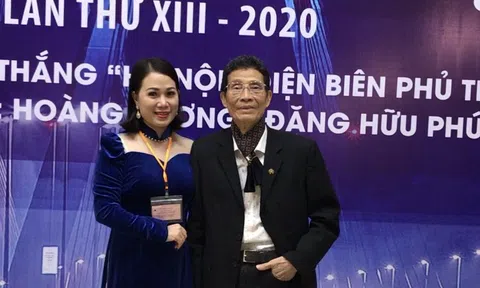 “Yêu những con người thắp sáng lên trí tuệ Việt Nam”