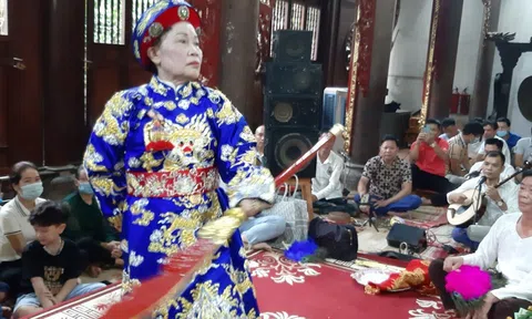 Thủ nhang Trần Thị Với - đền Quan Lớn Tuần Tranh - người lưu giữ những di sản văn hóa dân tộc