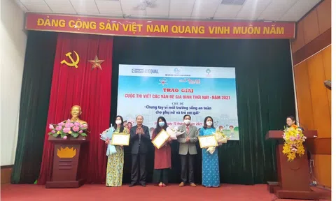 Trao giải cuộc thi viết “Các vấn đề gia đình thời nay”