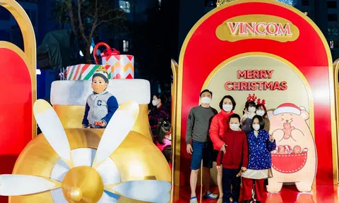 Không khí đón Tết Dương Lịch thành thị: Vẫn rộn ràng dù vắng bóng các sự kiện lớn