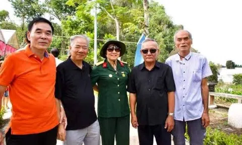 Chả ra cái đếch gì - mấy lão chỉ nói phét