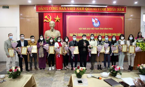 Trao 25 Giải báo chí xuất sắc về chủ đề “Vĩnh Phúc phòng, chống đại dịch Covid-19”